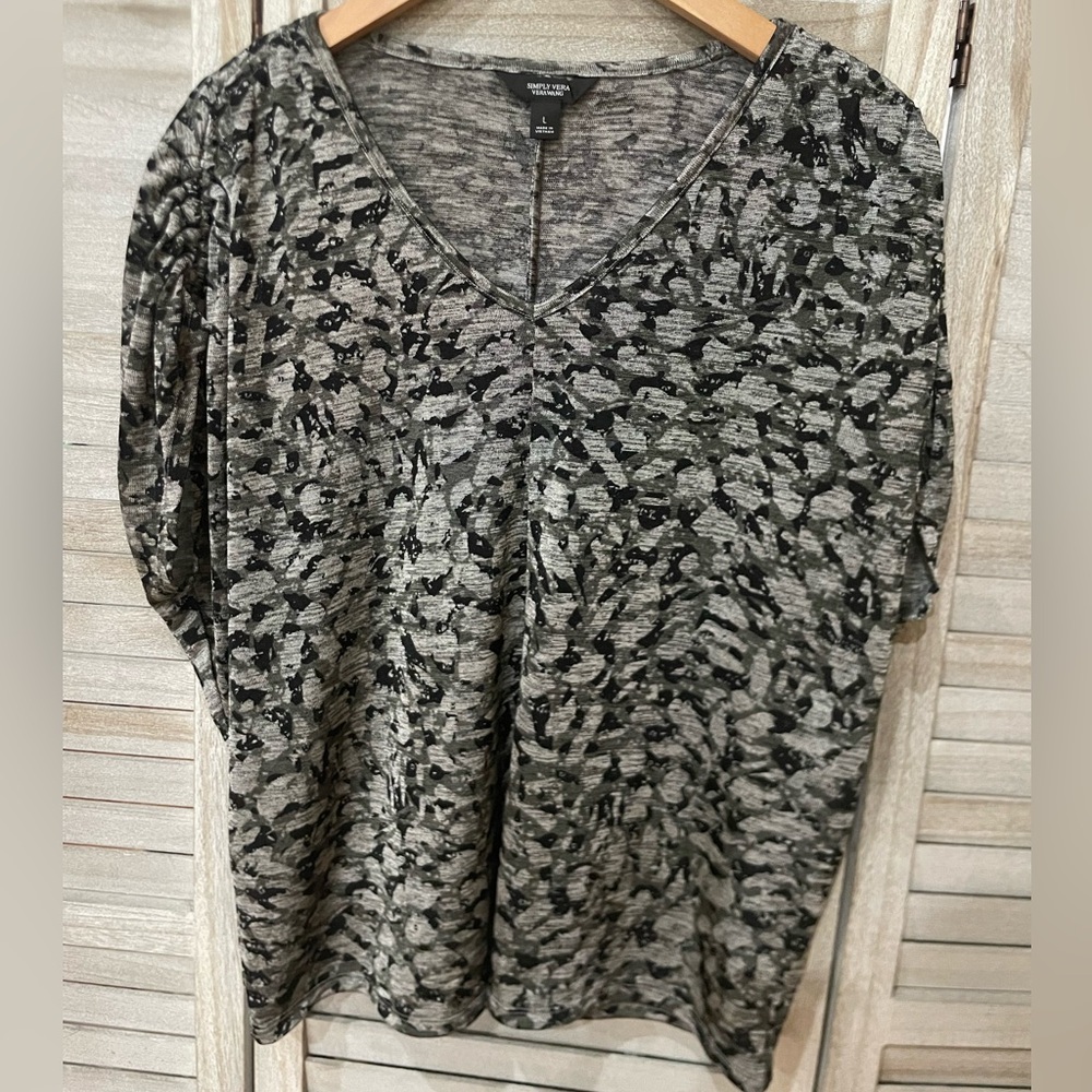 Simply Vera Vera Wang Black and Gray Blouse